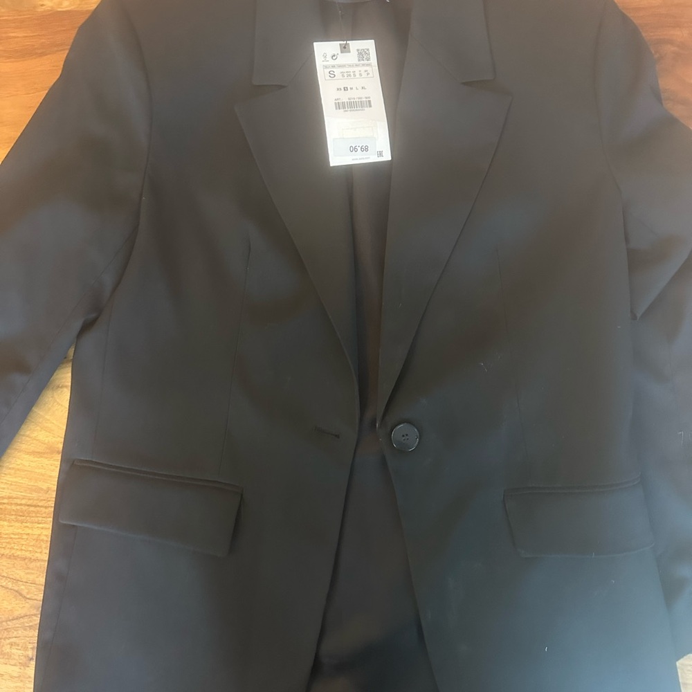 Zara  Black woman’s Blazer
